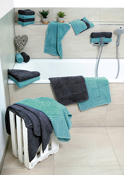 Handt�cher und Badem�ntel<br />f�r Erwachsene